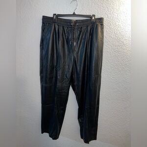 CALIA by Carrie Underwood Black Ankle Cropped Pants